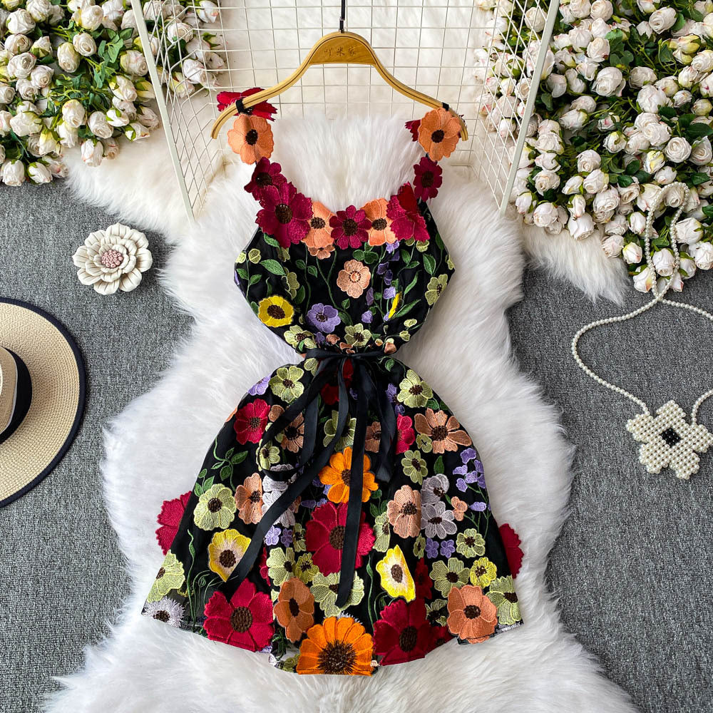 Light Luxury High-grade Sense Socialite Elegant Three-dimensional Flower Sling Dress Women's Summer New Waist Slimming Short Skirt